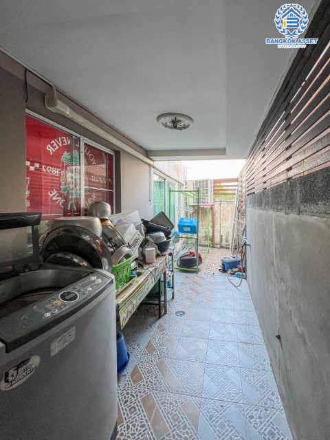 บ้านเดี่ยวมือสองย่านนนทบุรี ม.ภัสสร14 บางใหญ่ #หลังมุม เนื้อที่กว้างขวางมากถึง 64 ตร.ว. ฟังก์ชัน 4 ห้องนอน 2 ห้องน้ำ 2 ที่จอดรถ บ้านสภาพดี แถมฟรี! 4 เครื่องปรับอากาศ, 1 เครื่องทำน้ำอุ่น บนทำเลศักยภาพ ใกล้เซ็นทรัลเวสต์เกต, รถไฟฟ้าสายสีม่วง "สถานีตลาดบางใหญ่" และทางด่วน...